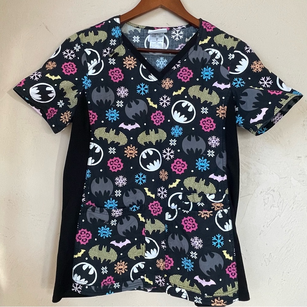 Colorful Holiday Batman Scrub Top size S‎